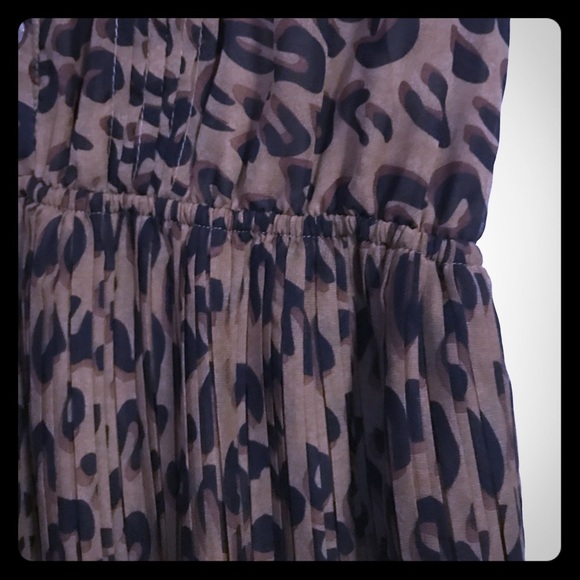 Dress - Picture 4 of 7